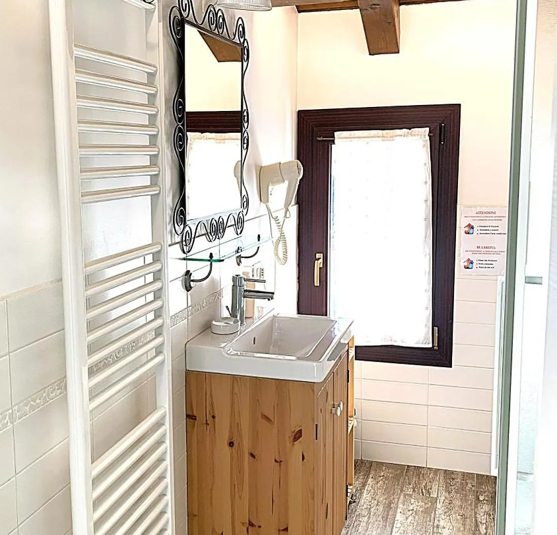 Villa Ai Tigli Venezia Guest House تيسّيرا 3*,  إيطاليا